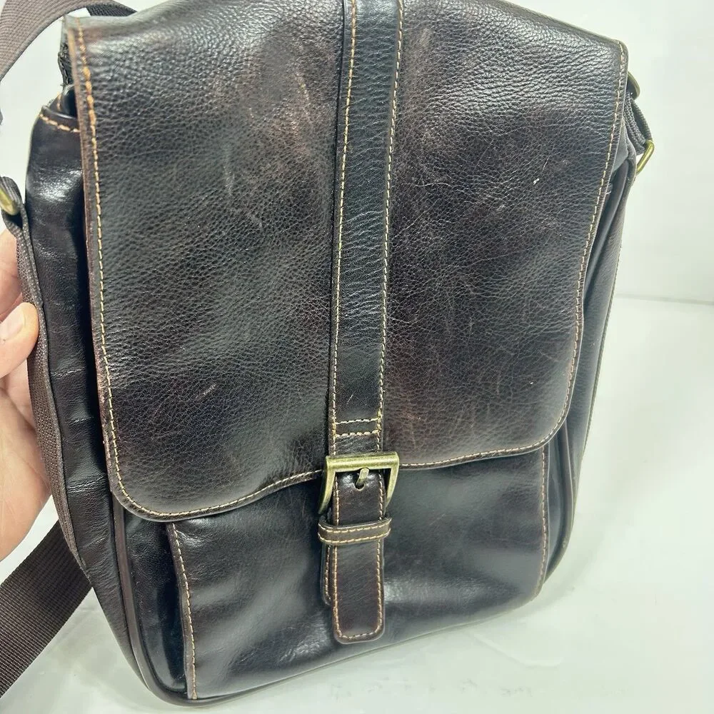 Wilson Leather Messenger Bag Brown Crossbody Tablet Snap Adjustable Pockets